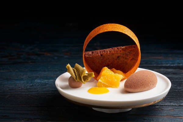 Chocoladedessert met Fruit Sheet Orange