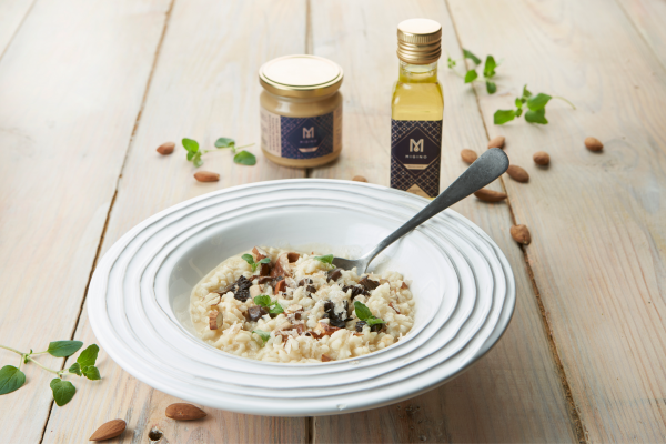 Almond risotto with ceps