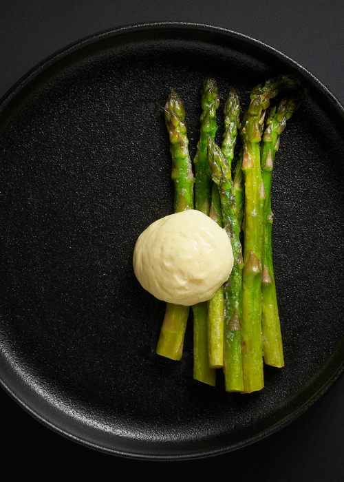 Groene asperges met mousseline